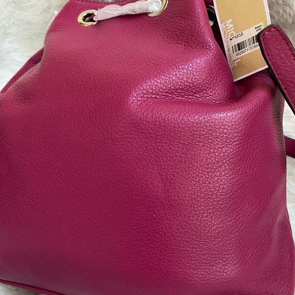 MICHAEL KORS Jules Large Drawstring Shoulder Bag - Picture 5 of 14